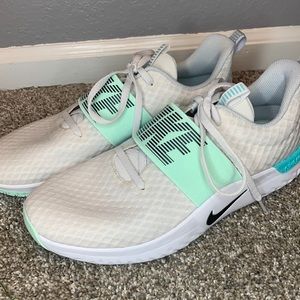 Brand new Nike comfort footbed shoes